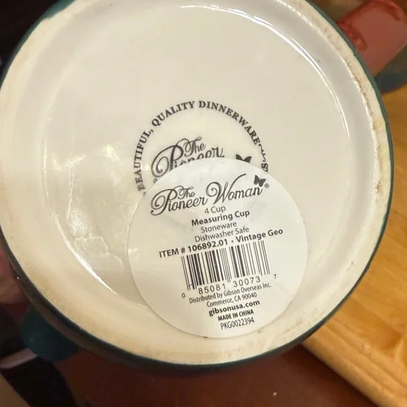 Pioneer Woman Harvest Green Vintage Geo 1 Qt Measuring Pitcher - - Picture 4 of 5